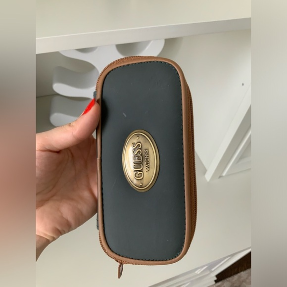 Vintage 2000’S GUESS Watch Fabric and Leather Green Travel Carry Case Unisex - Picture 2 of 8